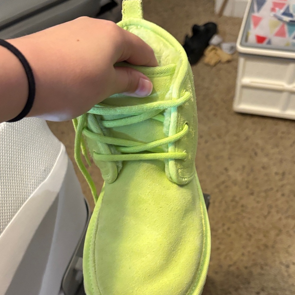 Ugg bright green shoes - Picture 1 of 3